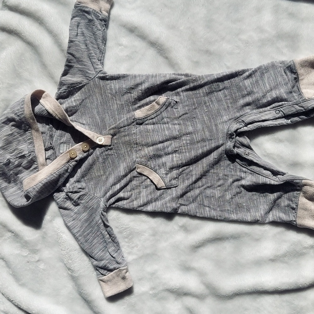 3-6m Old Navy hooded button grey and cream one piece jumpsuit
